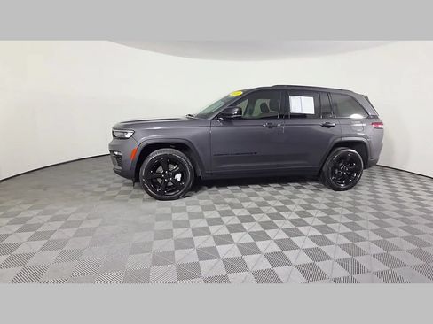 Used 2024 Jeep Grand Cherokee Limited w/ Black Appearance Package RWD image 46