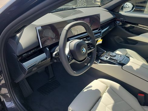New 2026 BMW 530i RWD image 17