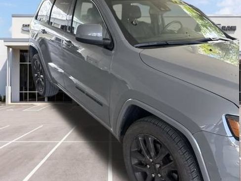 Used 2021 Jeep Grand Cherokee Laredo X RWD image 1