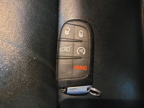 Used 2018 Jeep Grand Cherokee Limited AWD/4WD image 32