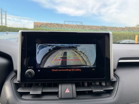 Used 2025 Toyota RAV4 XLE image 17