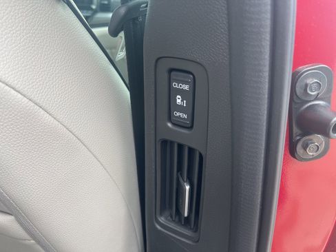 New 2026 Honda Odyssey Touring image 14