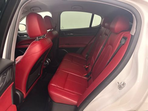 Used 2019 Alfa Romeo Stelvio RWD image 10