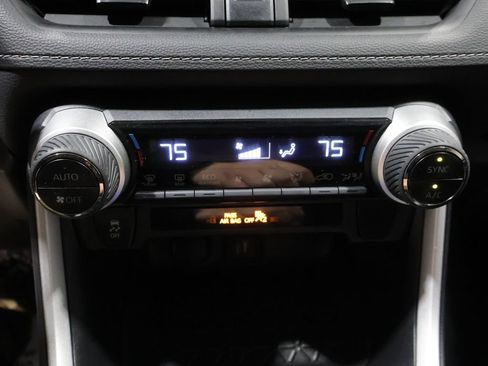 Used 2025 Toyota RAV4 XLE AWD/4WD image 22
