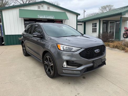 Used 2021 Ford Edge ST image 2
