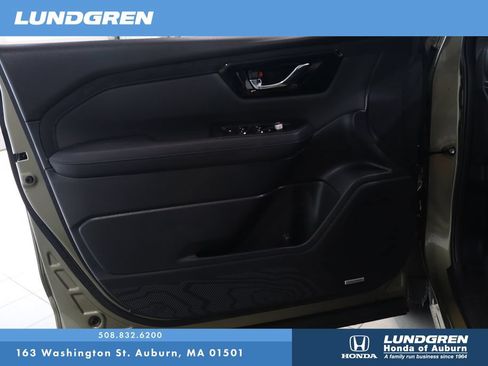Used 2025 Subaru Forester Limited AWD/4WD image 9