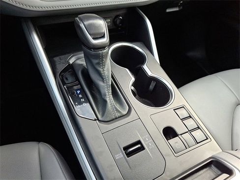 Certified 2024 Toyota Highlander XLE image 16