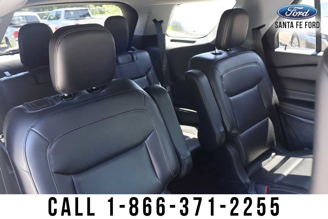 Used 2024 Ford Explorer XLT w/ Equipment Group 202A AWD/4WD image 32