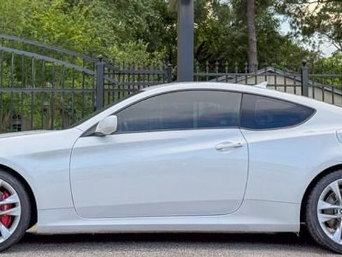 Used 2013 Hyundai Genesis 2.0T RWD image 3