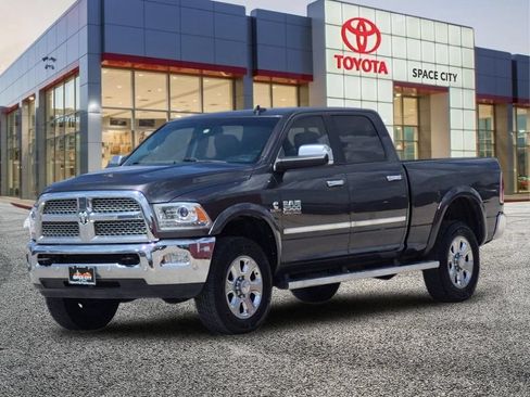 Used 2018 RAM 2500 Laramie AWD/4WD image 2
