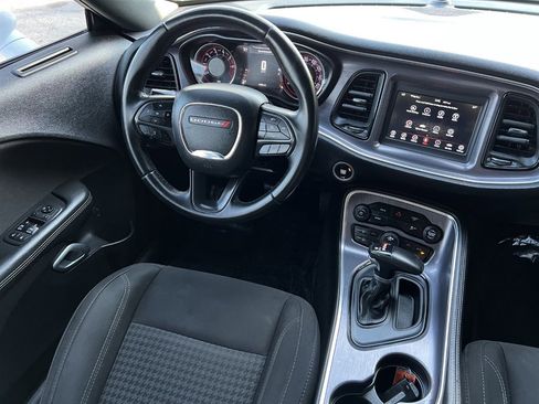Used 2018 Dodge Challenger SXT image 16