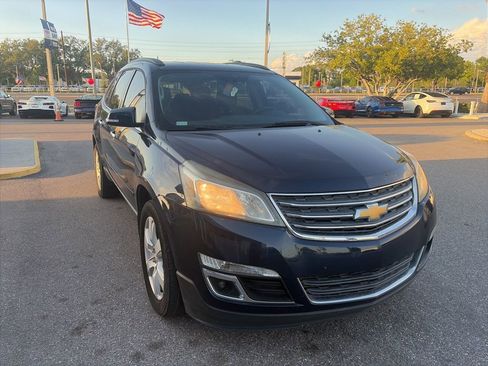 Used 2017 Chevrolet Traverse LT w/ Style and Technology Package FWD image 1
