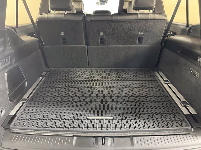 Used 2023 Jeep Grand Wagoneer L Series III w/ Rear Seat Video Group 1 AWD/4WD image 29
