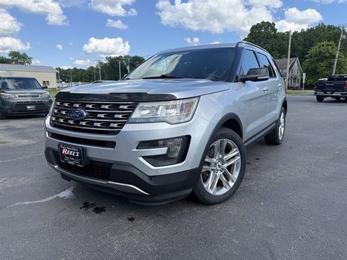 Used 2016 Ford Explorer XLT w/ Equipment Group 202A AWD/4WD image 1