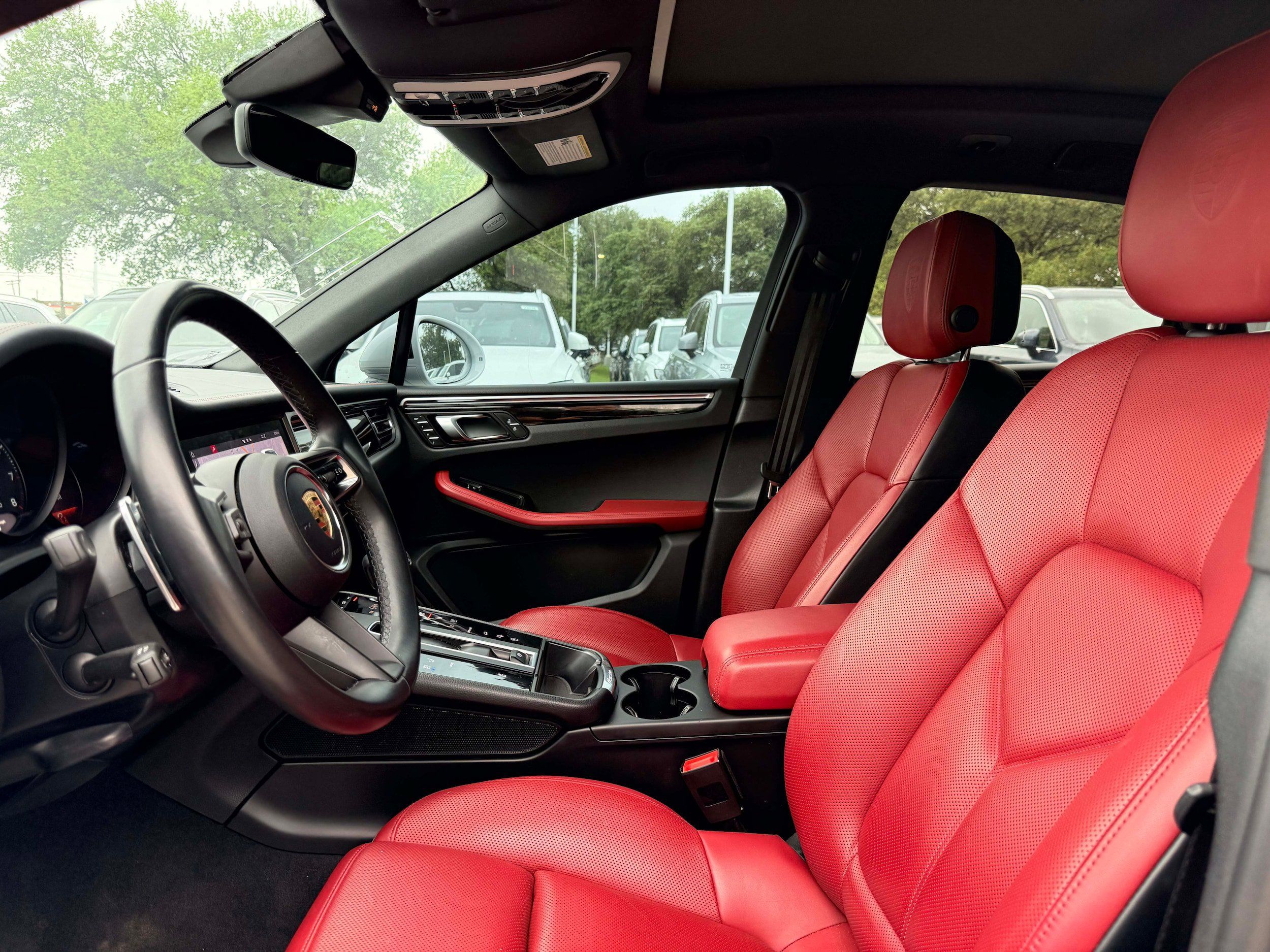 Used 2023 Porsche Macan AWD/4WD image 11