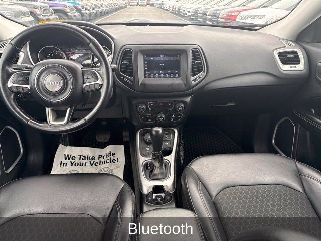 Used 2019 Jeep Compass Latitude w/ Cold Weather Group AWD/4WD image 8