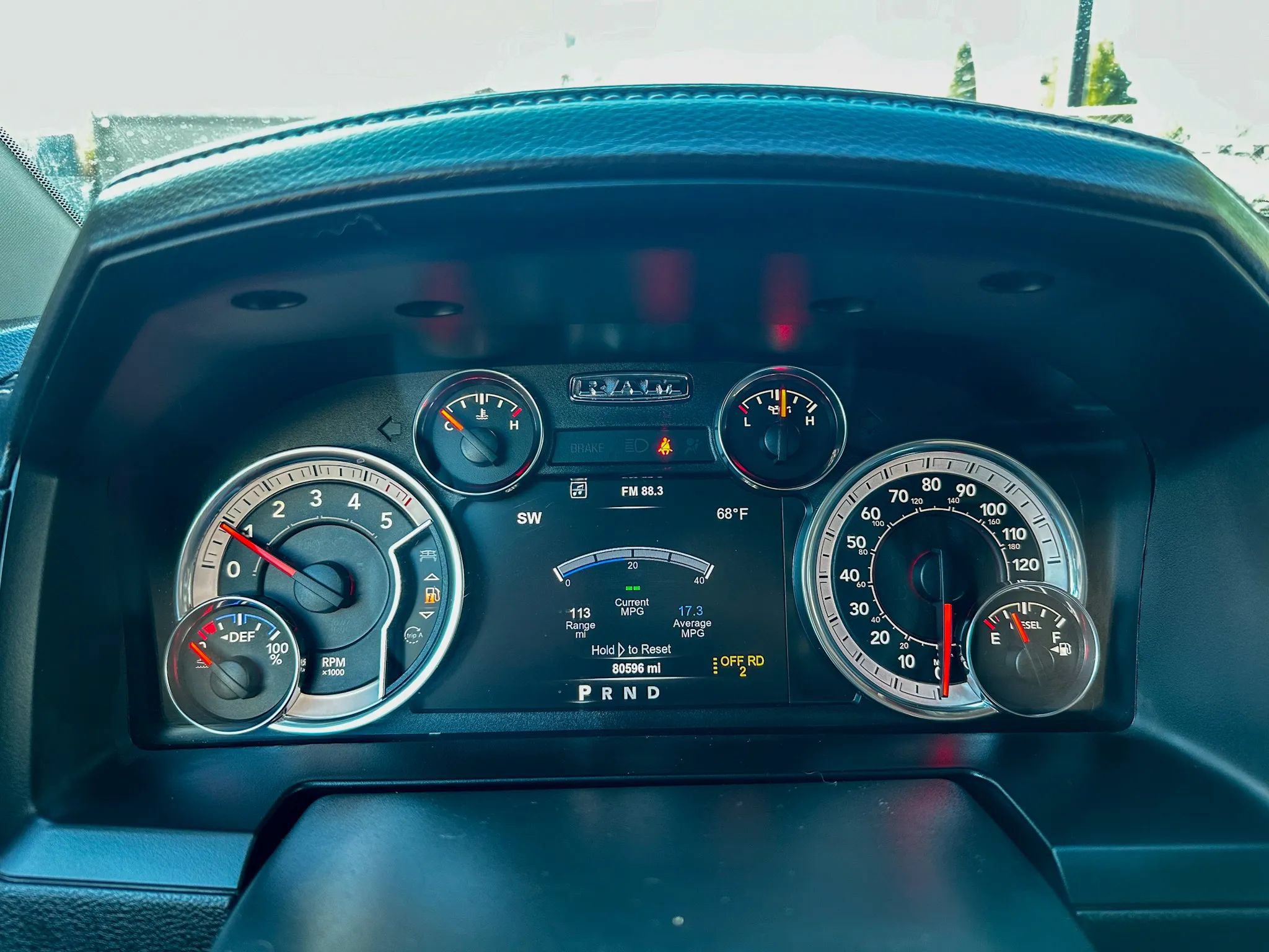 Used 2018 RAM 1500 Laramie w/ Convenience Group AWD/4WD image 18