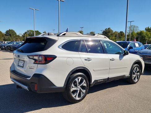Used 2022 Subaru Outback Touring image 3