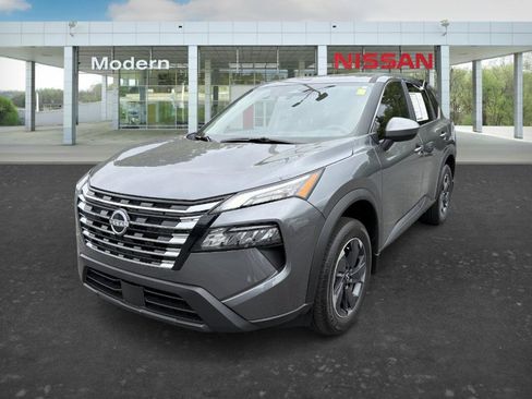 Certified 2026 Nissan Rogue SV FWD image 1