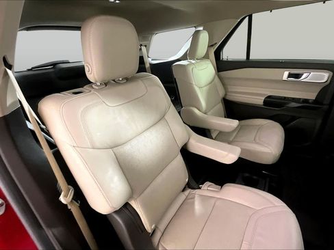 Used 2020 Ford Explorer Platinum w/ Premium Technology Package AWD/4WD image 20