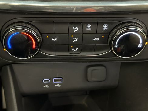 Used 2024 Buick Encore GX Preferred FWD image 39