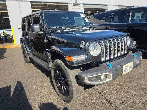 Used 2023 Jeep Wrangler Unlimited Sahara AWD/4WD image 2