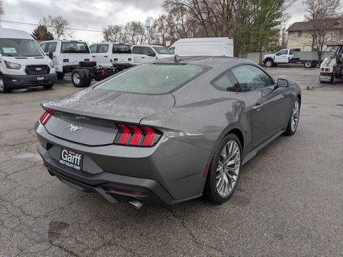 Used 2024 Ford Mustang Premium image 3
