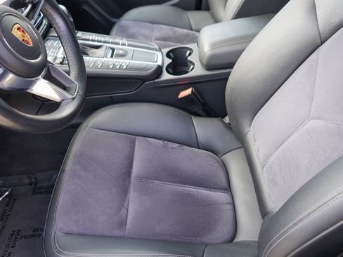 Used 2020 Porsche Macan image 8