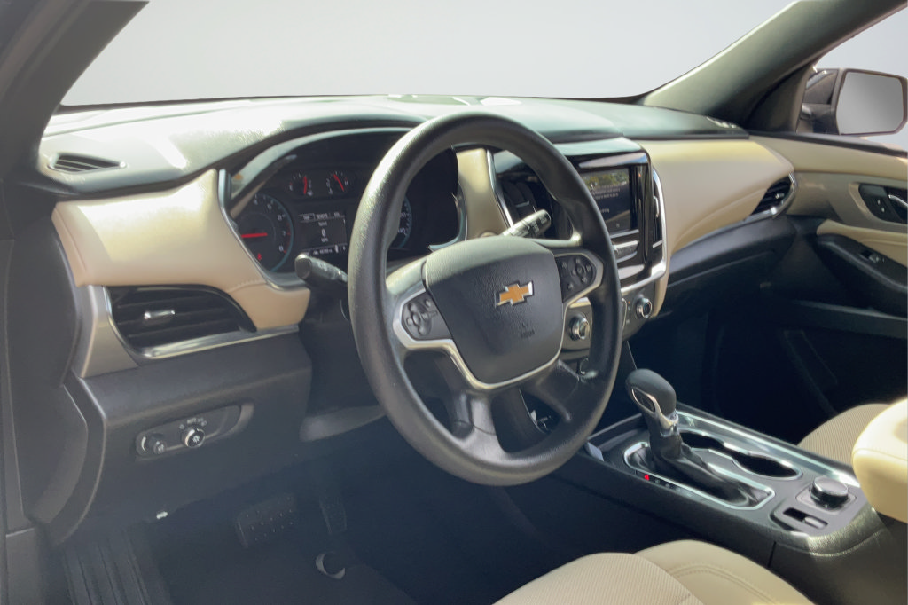 Used 2023 Chevrolet Traverse LS FWD image 23