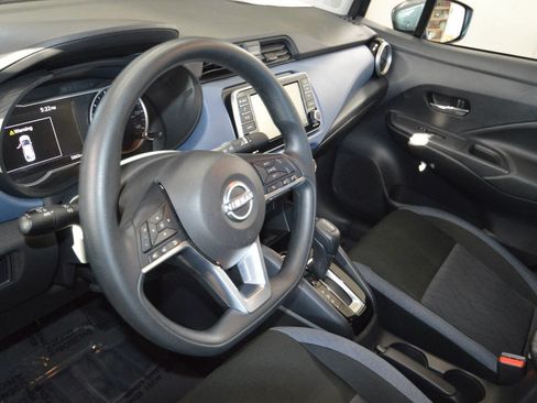 Used 2025 Nissan Versa SV w/ Trunk Package image 25