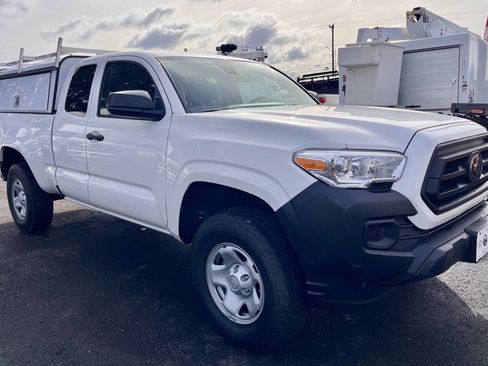 Used 2022 Toyota Tacoma SR image 10