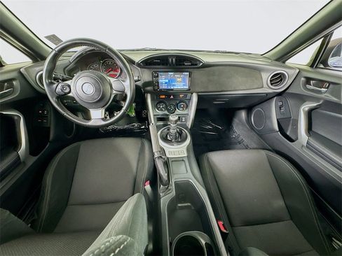 Used 2017 Toyota 86 image 29