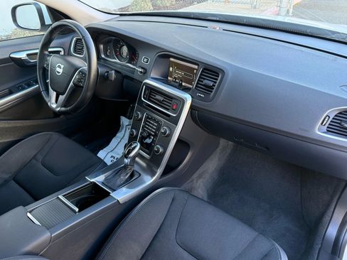 Used 2014 Volvo S60 T5 image 11