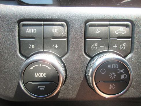New 2026 GMC Sierra 1500 Elevation w/ Elevation Premium Package AWD/4WD image 19