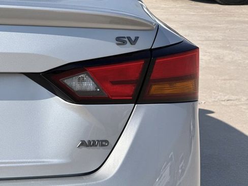 Used 2024 Nissan Altima 2.5 SV w/ SV Premium Package image 10