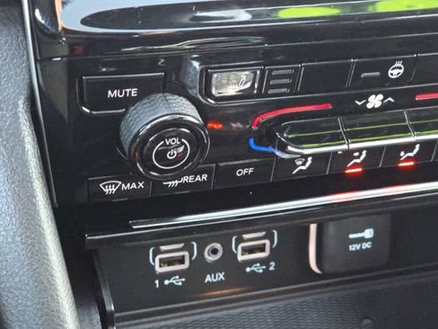 Used 2024 Jeep Grand Cherokee L Altitude image 29