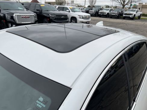 Used 2016 Chevrolet Malibu LT w/ Leather Package image 3