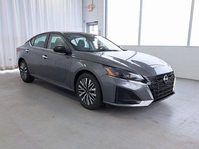 Used 2025 Nissan Altima 2.5 SV