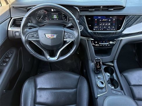 Used 2024 Cadillac XT6 Premium Luxury image 12