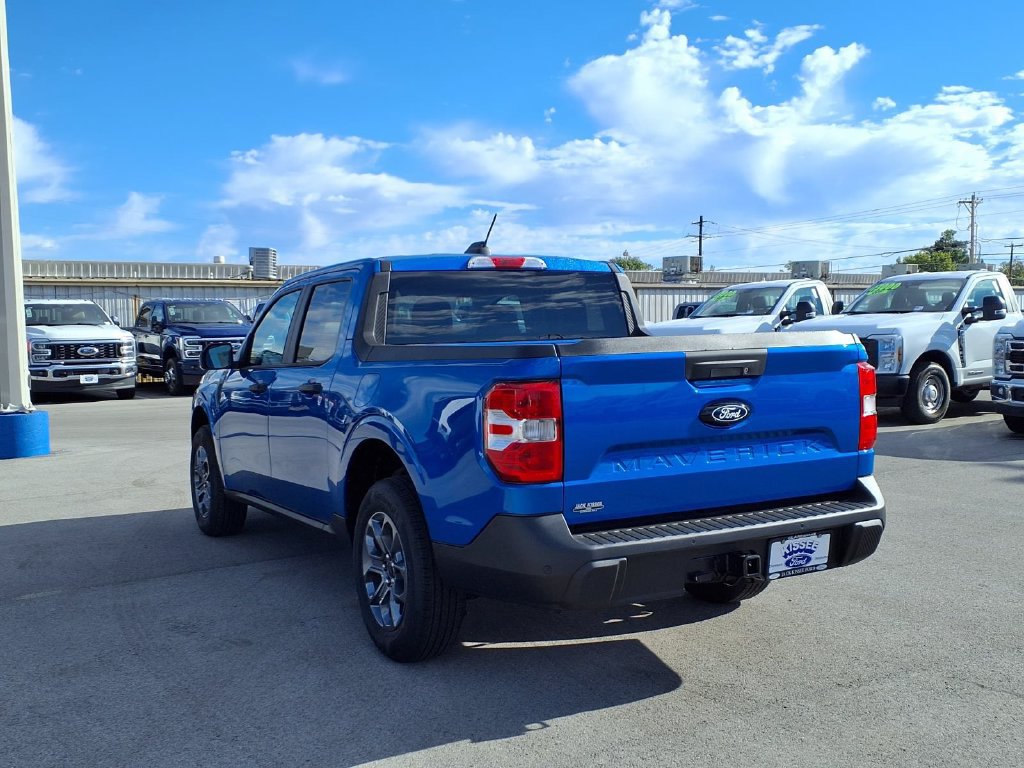 New 2026 Ford Maverick XLT w/ XLT Luxury Package FWD image 2