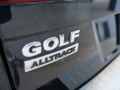 Used 2017 Volkswagen Golf Alltrack S AWD/4WD image 6