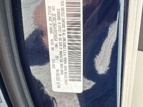 Used 2017 Chrysler Pacifica Touring-L image 39