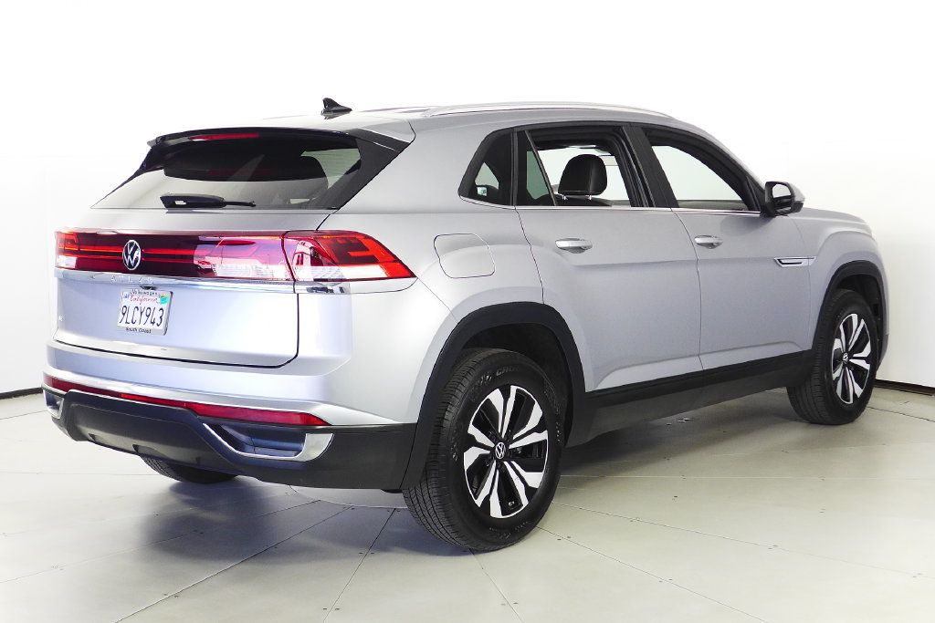 Used 2024 Volkswagen Atlas Cross Sport SE FWD image 7