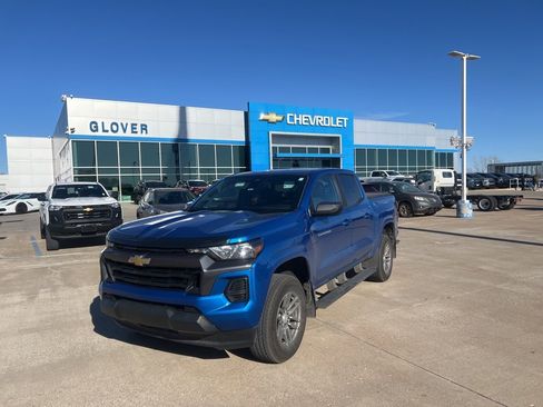Used 2024 Chevrolet Colorado LT image 1