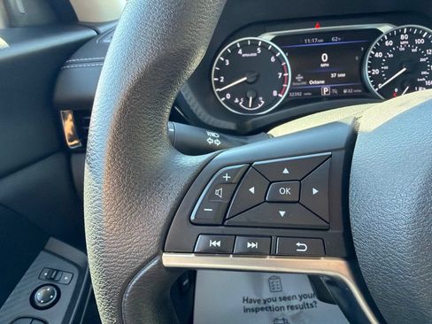 Used 2025 Nissan Sentra SV FWD image 29