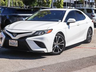 Used 2018 Toyota Camry SE FWD video 1