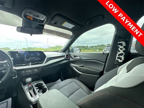 Used 2024 Chevrolet Trax RS w/ Driver Confidence Package image 11