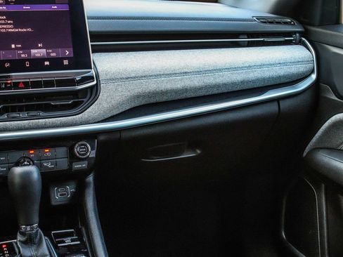 Used 2024 Jeep Compass Latitude image 17