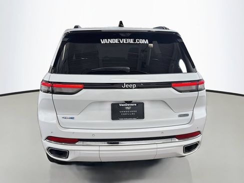 Used 2023 Jeep Grand Cherokee Overland w/ Luxury Tech Group IV AWD/4WD image 8