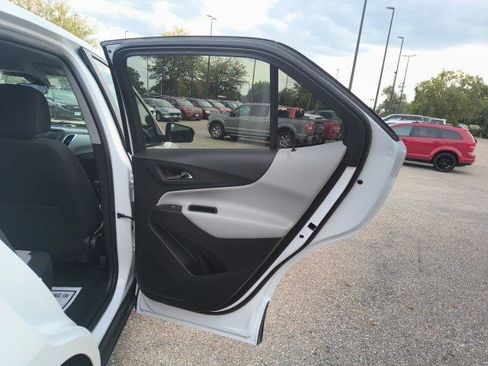 Used 2022 Chevrolet Equinox LT AWD/4WD image 15